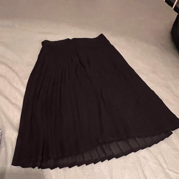 American Apparel Chiffon Sheer Black Pleated Skirt - Picture 3 of 6